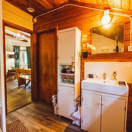 Autumn Nature Stove Garden By Polandbnb בקתה *