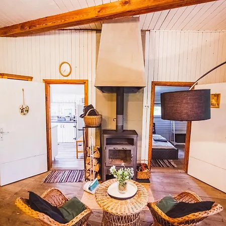 Cozy Nature Retreat With Patio Fireplace Garden Maciejowice